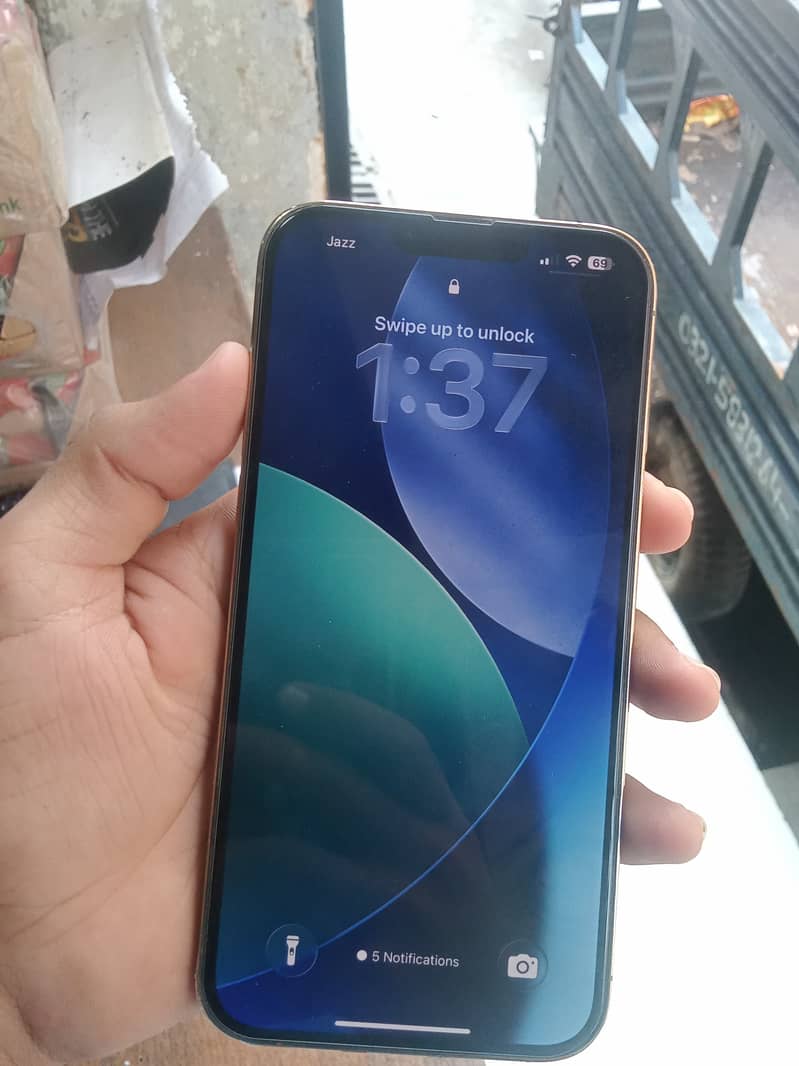 Apple iPhone 13 Pro Max 0