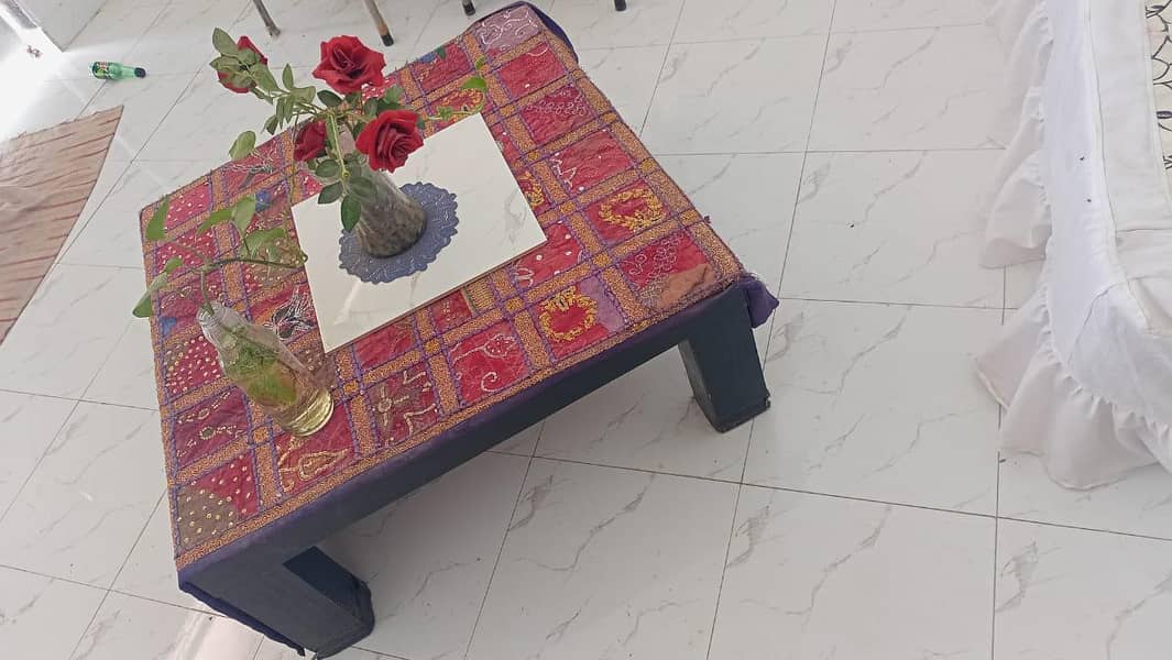 Center Table 0