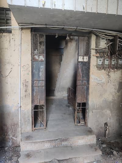 400 SQ FT APARTMENT IS AVAILABLE FOR SALE