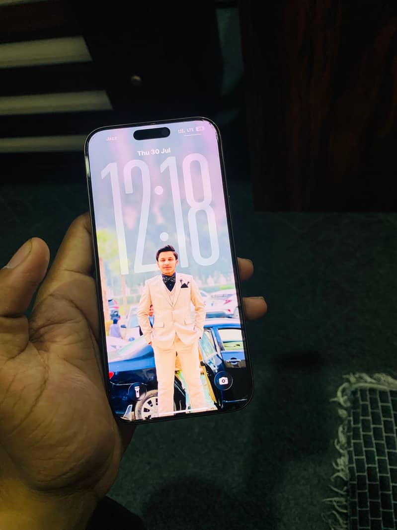 Apple iPhone 16 Pro Max 3