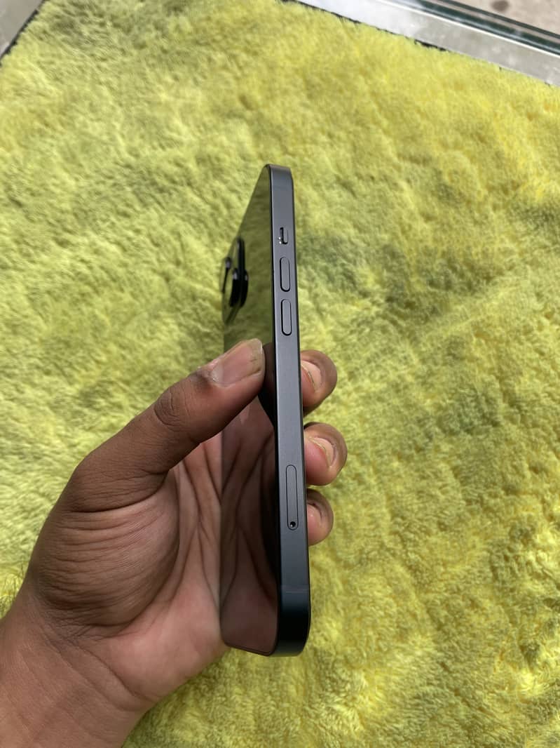 Apple iPhone 13 1