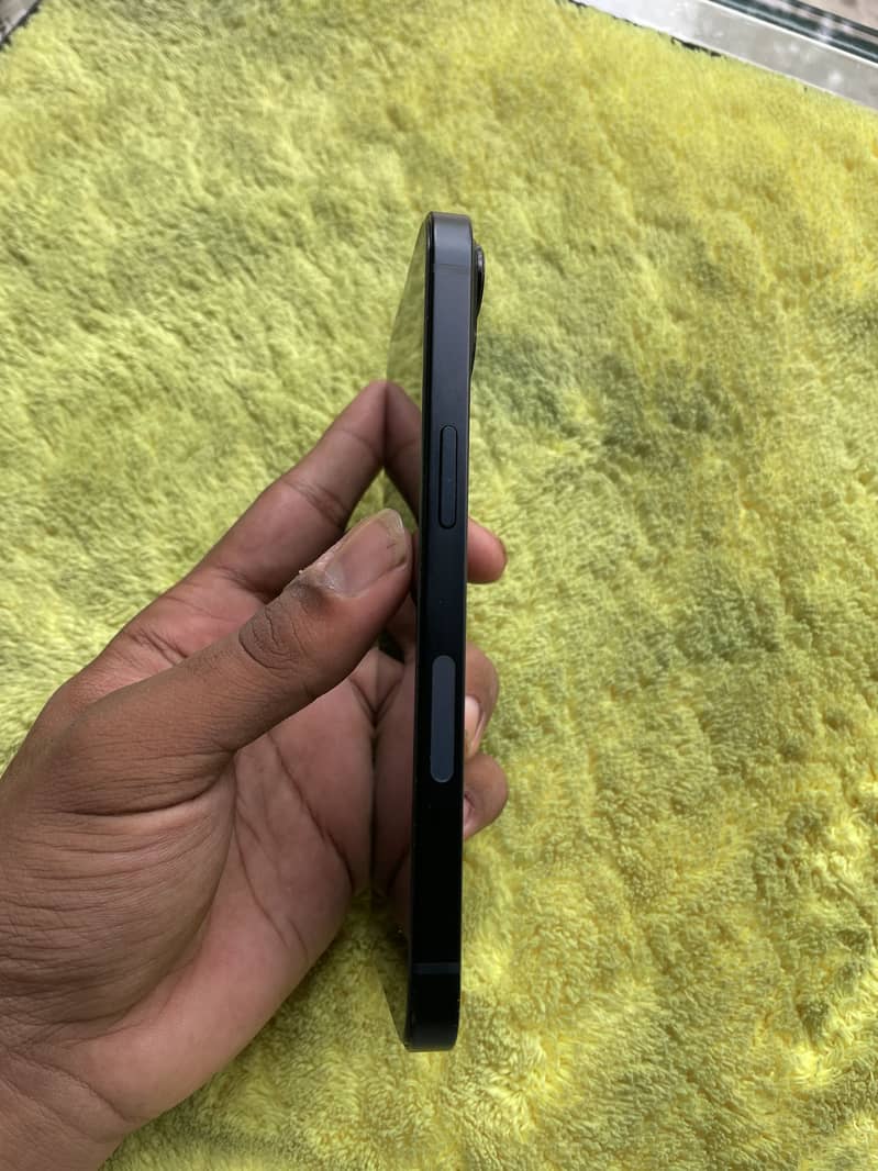 Apple iPhone 13 4