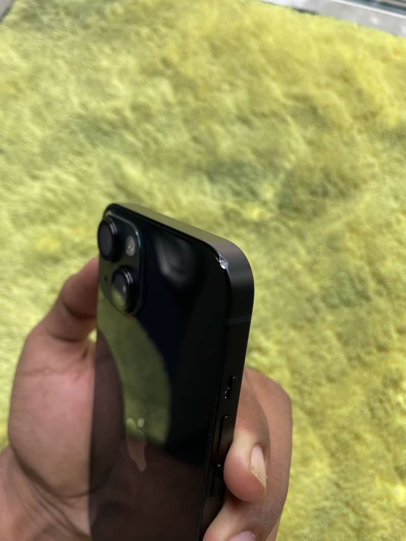 Apple iPhone 13 5
