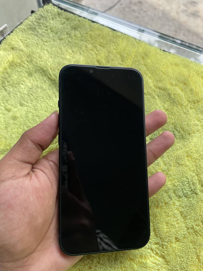 Apple iPhone 13 6