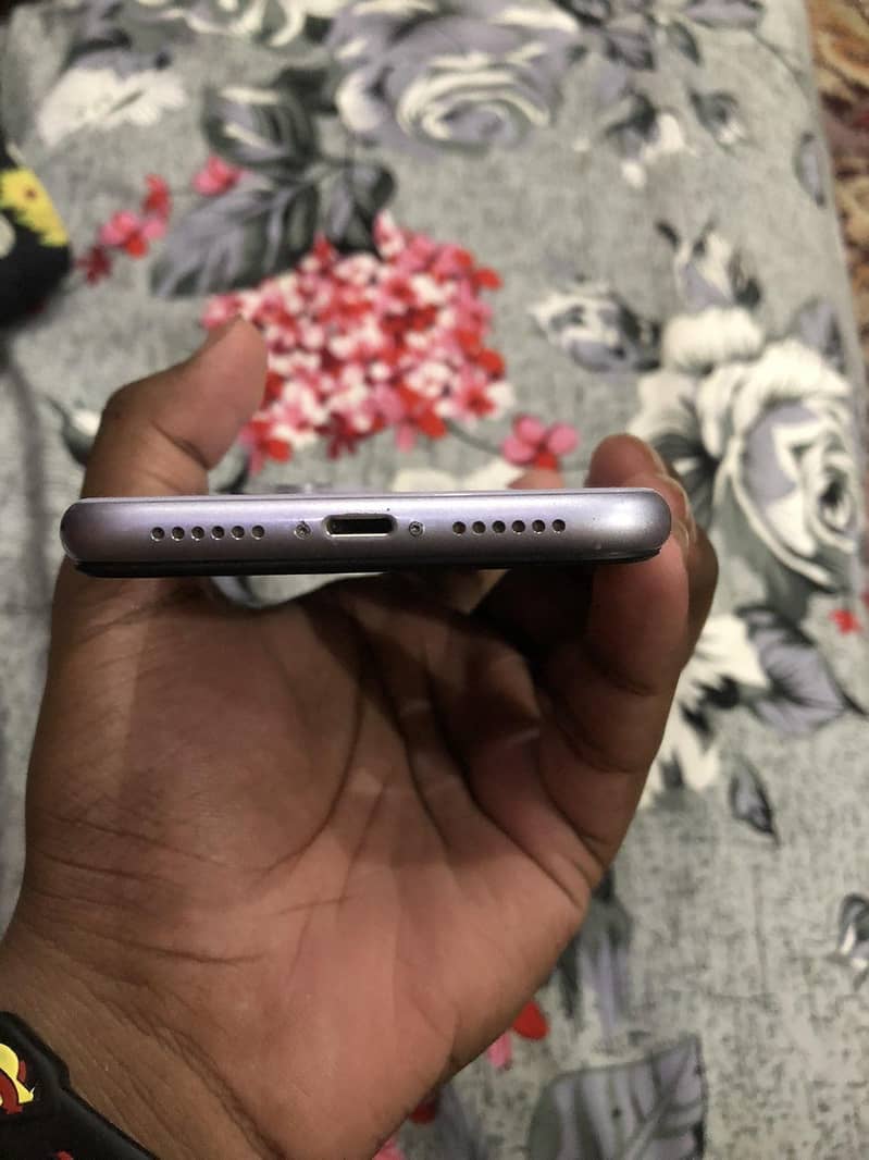 Apple iPhone 11 6
