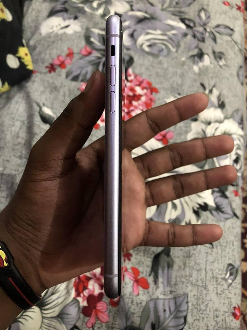 Apple iPhone 11 9