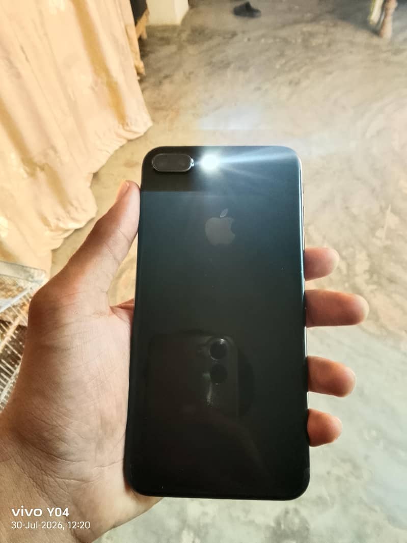 Apple iPhone 7 Plus 6