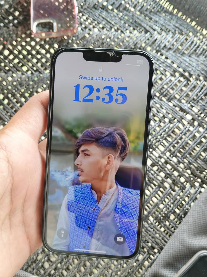 Apple iPhone 13 1