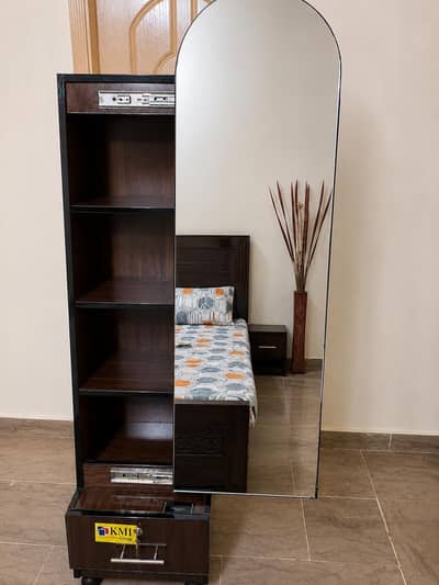 wardrobe with selfie mirror back storage