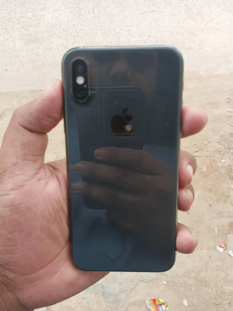 iPhone Xs 2