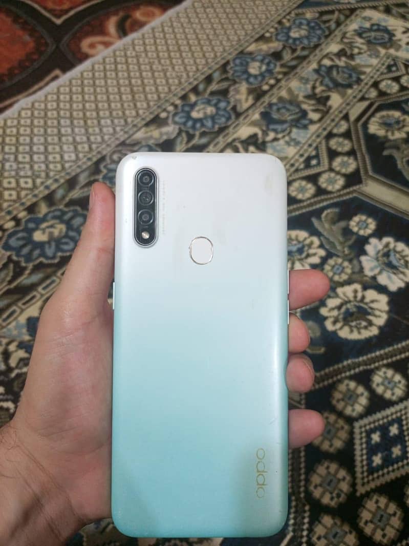 OPPO A31 0