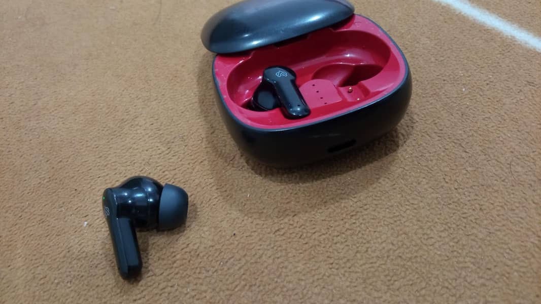 Airbuds 1