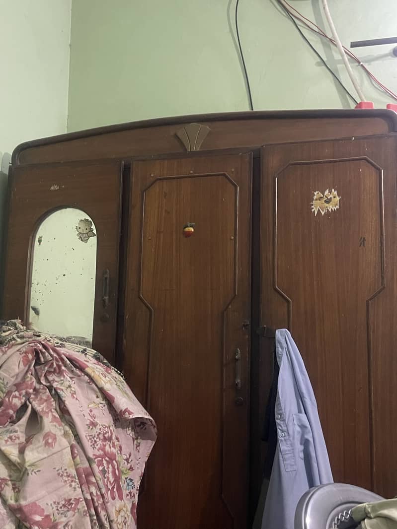 Wardrobe 0