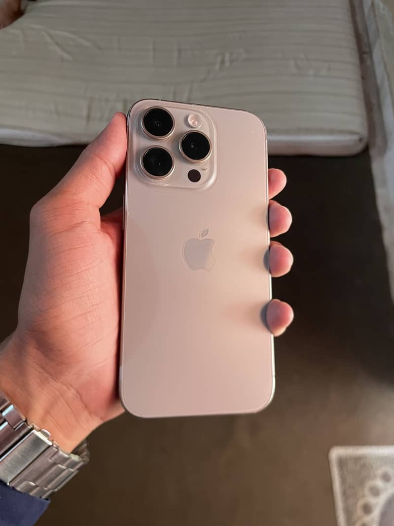 Apple iPhone 15 Pro 0