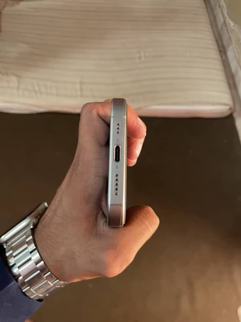 Apple iPhone 15 Pro 1