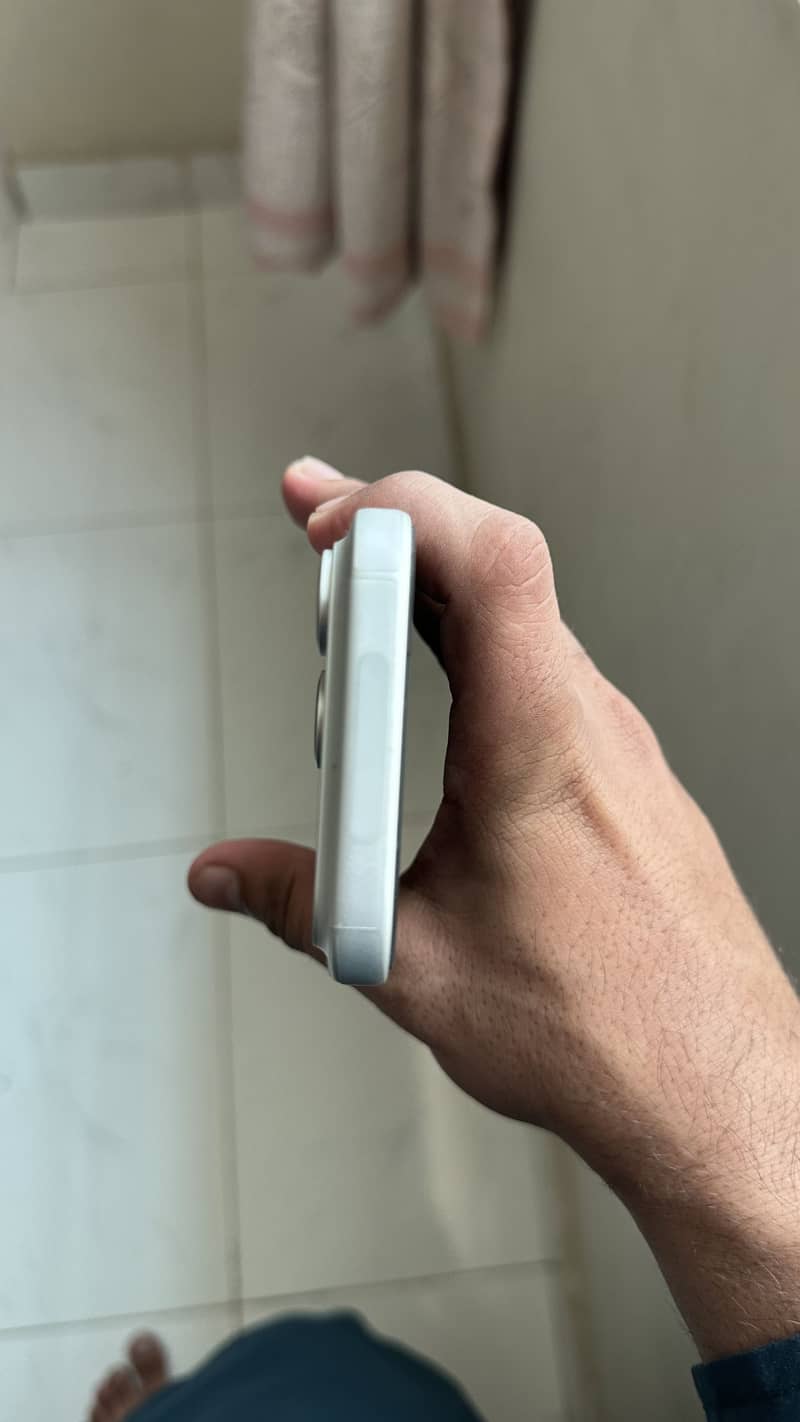 iPhone 17 Pro 4
