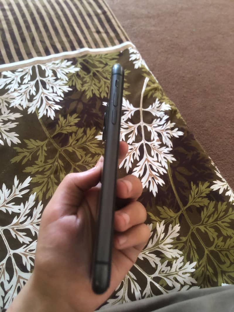 Apple iPhone 11 2