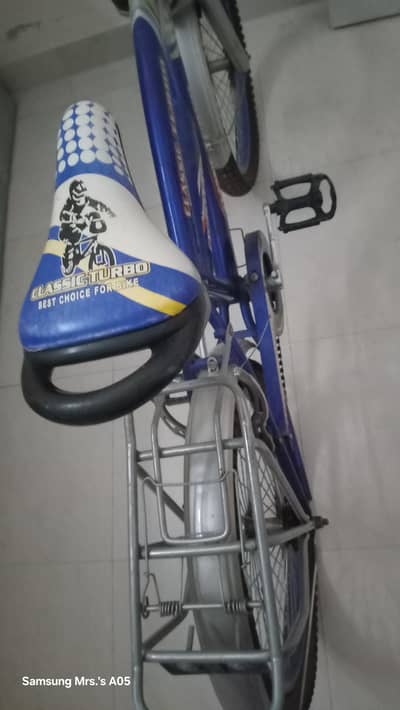 bike/cycle for 12 to 14 years boys cycle blue colour can be bargained