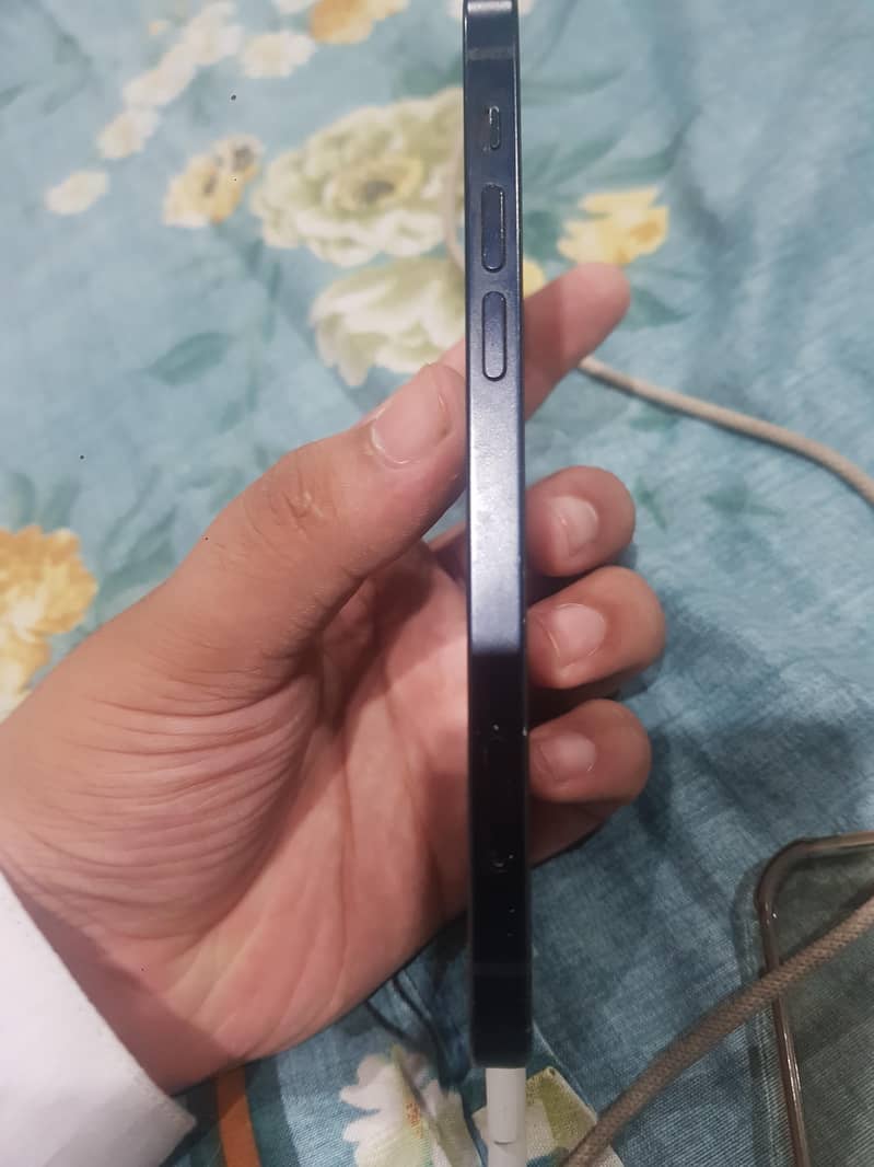 Apple iPhone 12 2