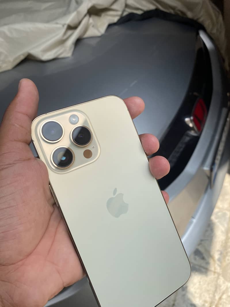 Apple iPhone 14 Pro Max 0