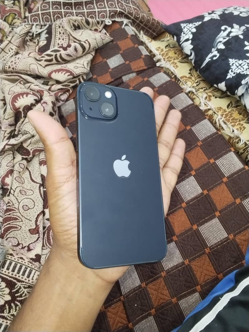 Apple iPhone 13 0