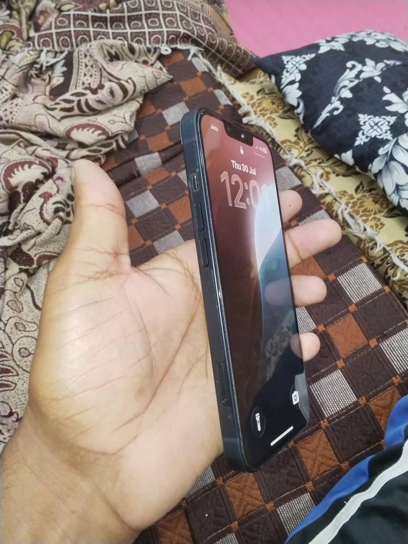 Apple iPhone 13 1