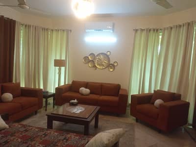 Buy A Prime Location Flat Of 450 Square Feet In Saddar