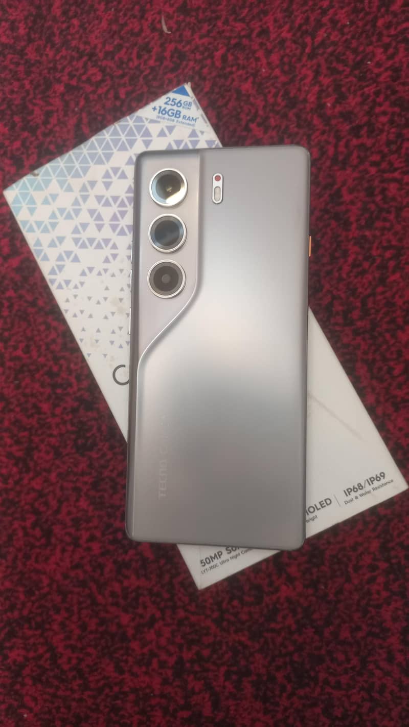 Tecno CAMON 40 Pro 0
