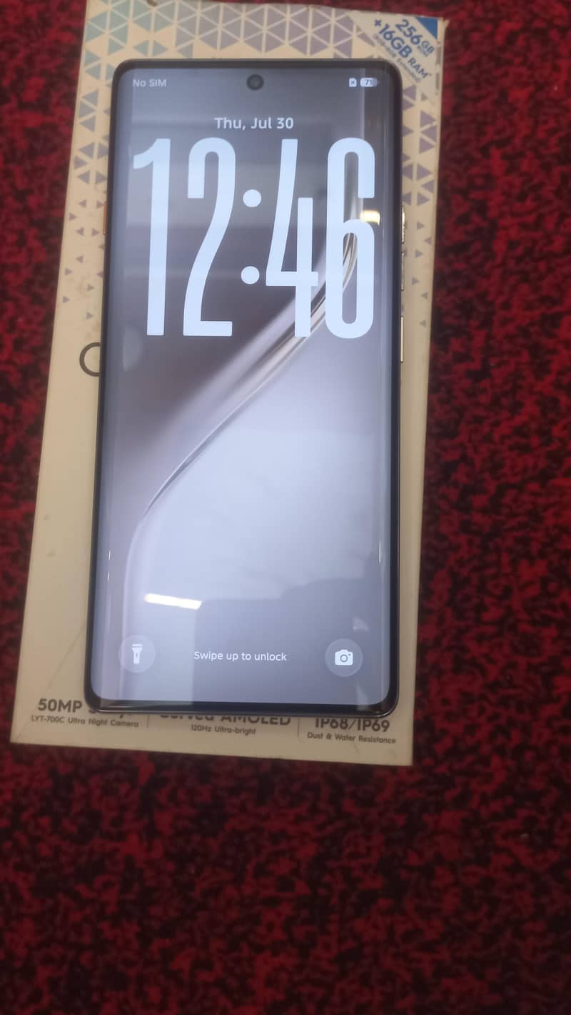 Tecno CAMON 40 Pro 1