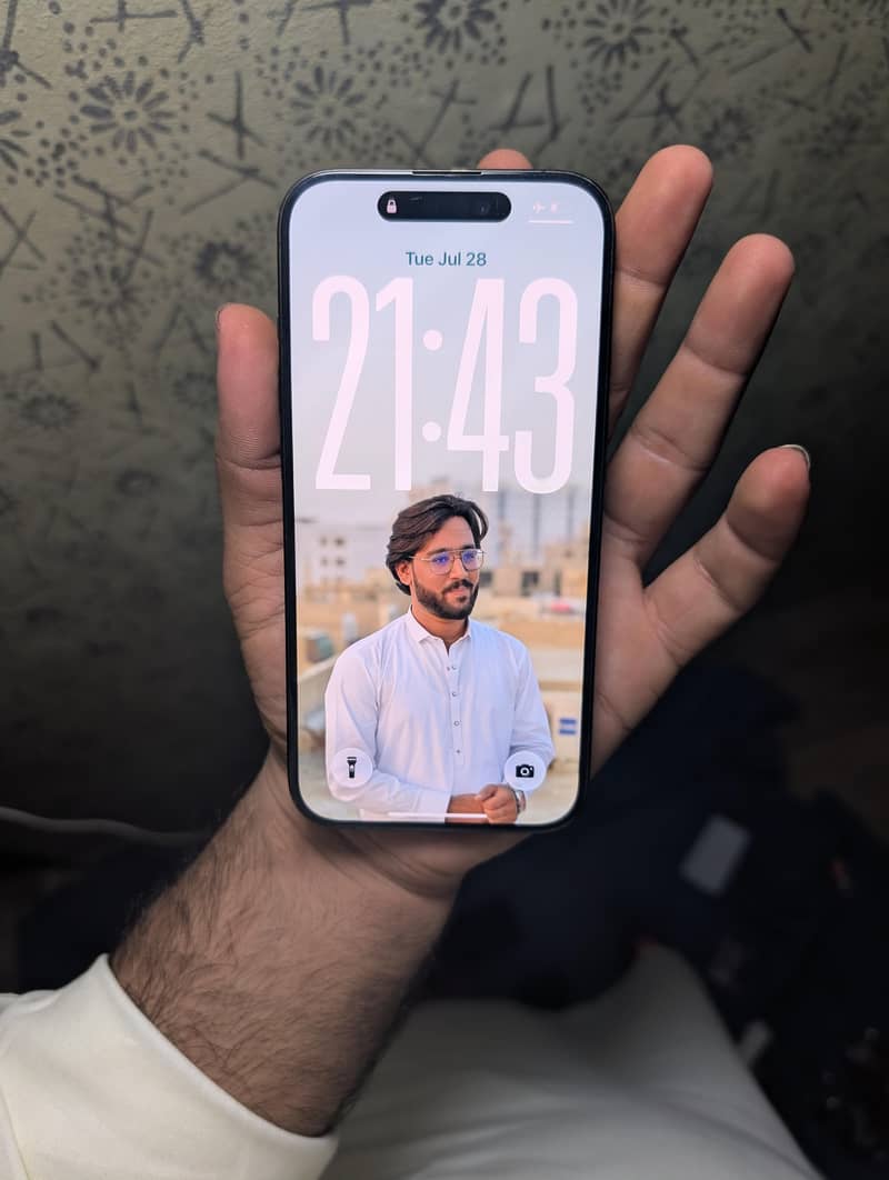 Apple iPhone 15 Pro 0