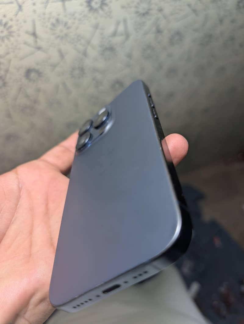 Apple iPhone 15 Pro 1