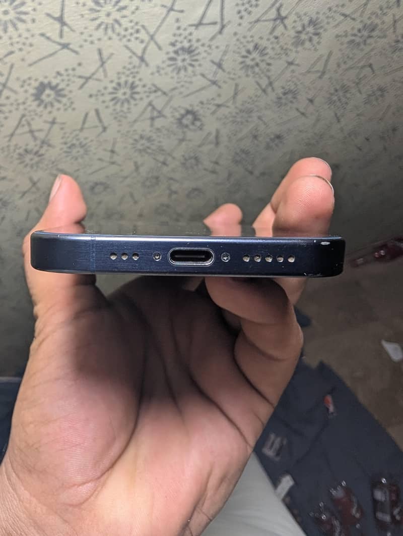 Apple iPhone 15 Pro 4