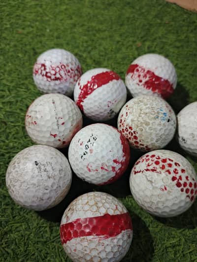 Top flite and srixon golf balls