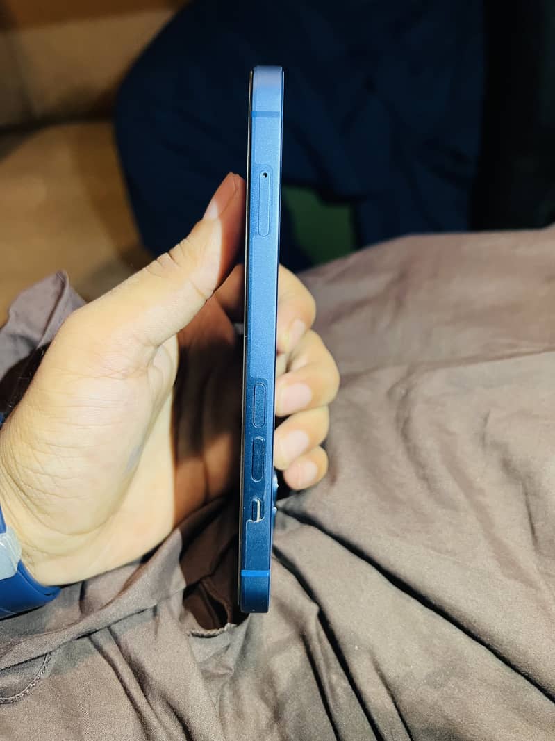 Apple iPhone 13 3
