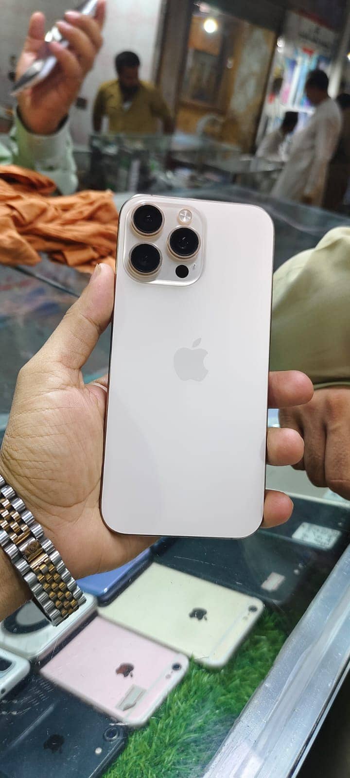 iPhone 16 pro max 0