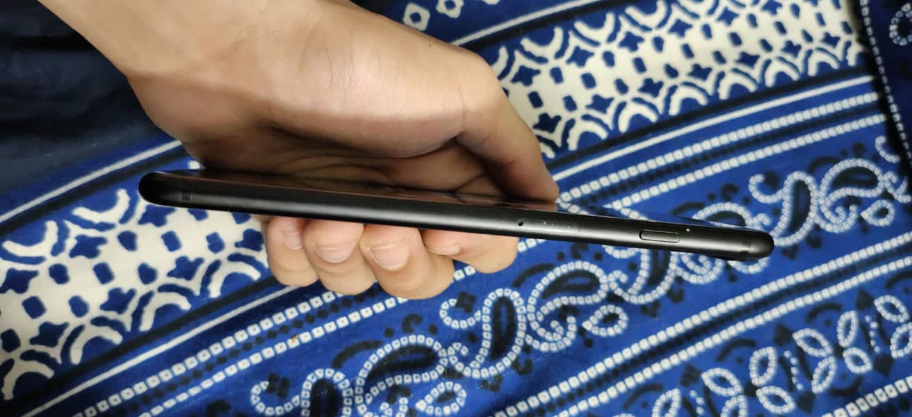 Apple iPhone 7 Plus 3