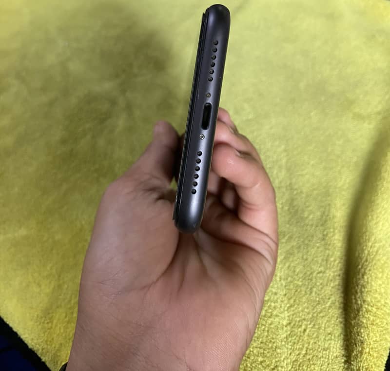 Apple iPhone 11 5