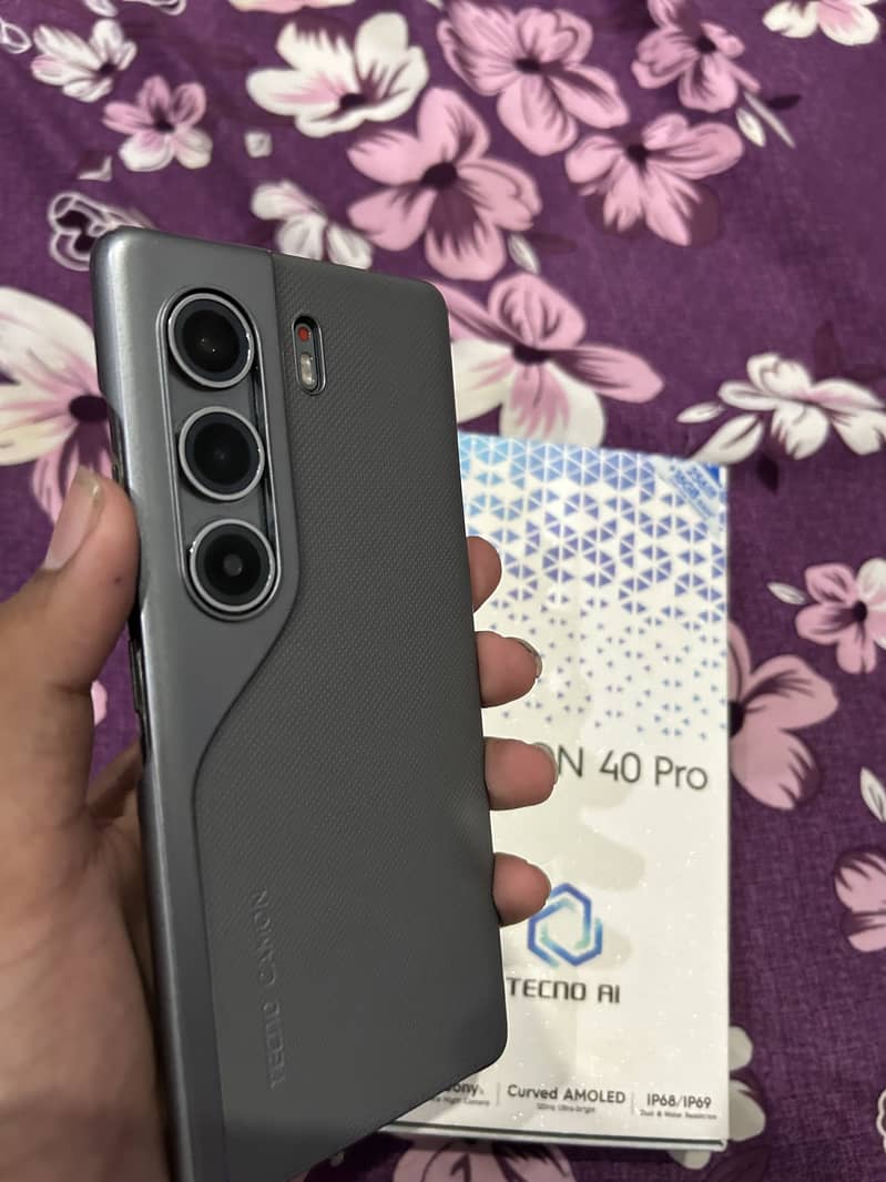 Tecno CAMON 40 Pro 4