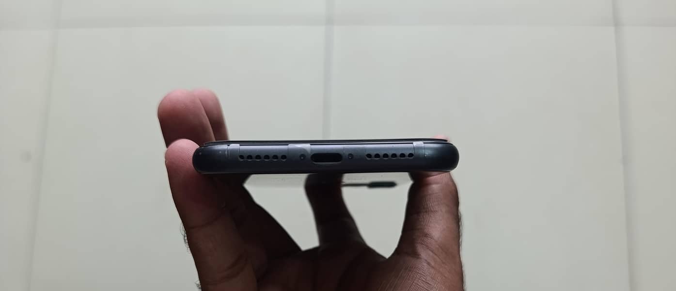Apple iPhone 11 3