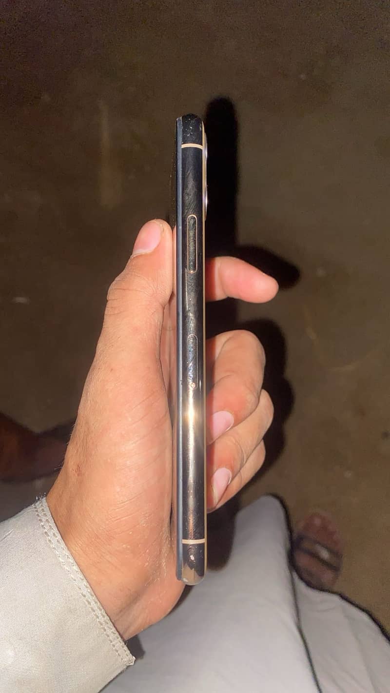 iPhone 11 Pro 3