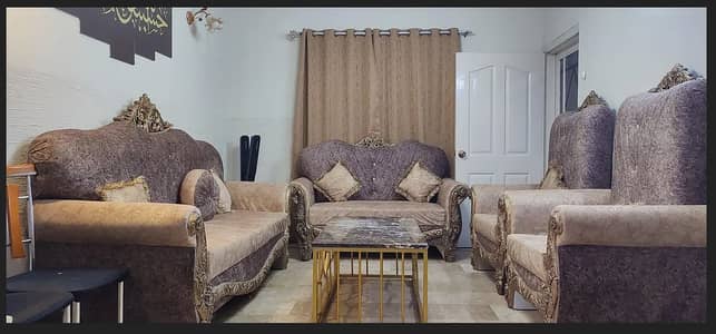 Royal Taj Style Sofa set (7) seven seater Excellent condition 10/10