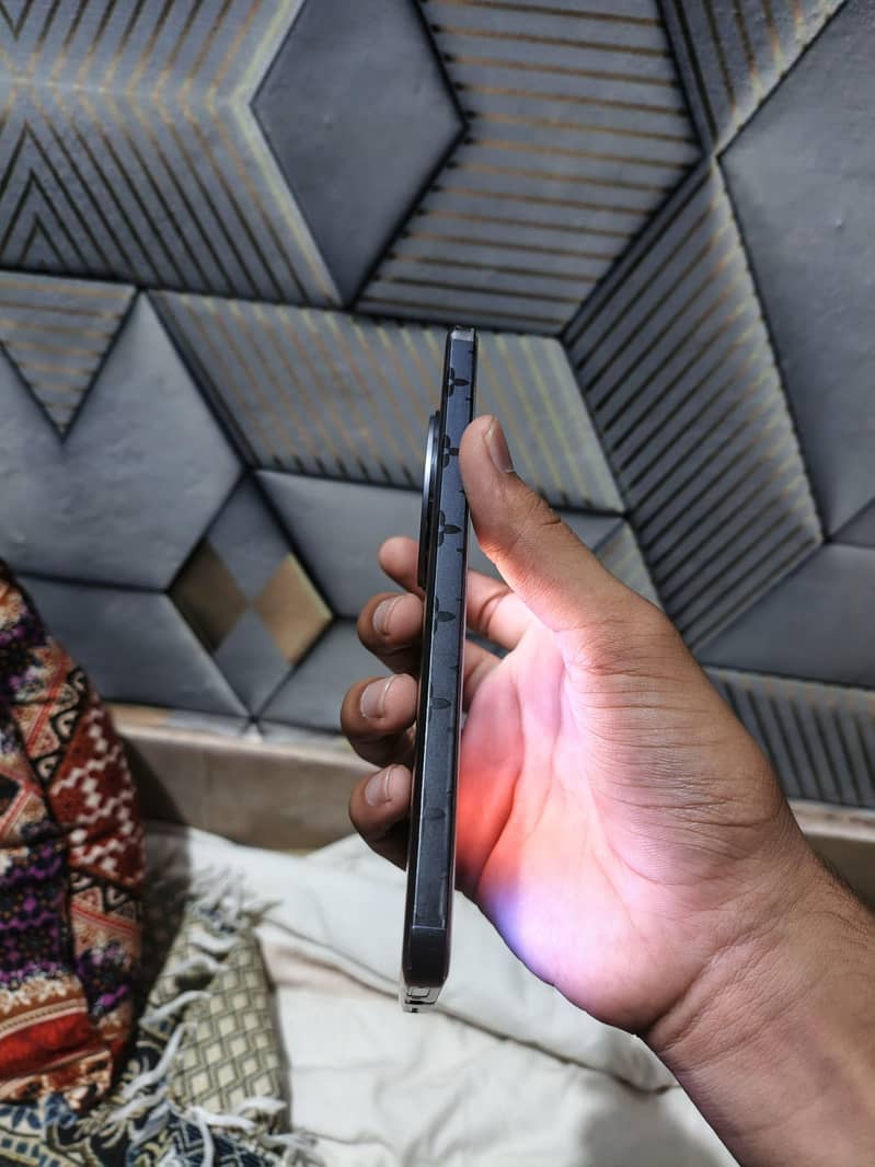 Realme 13 Plus 4
