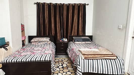 Beautiful Fully furnished room for Ladies only