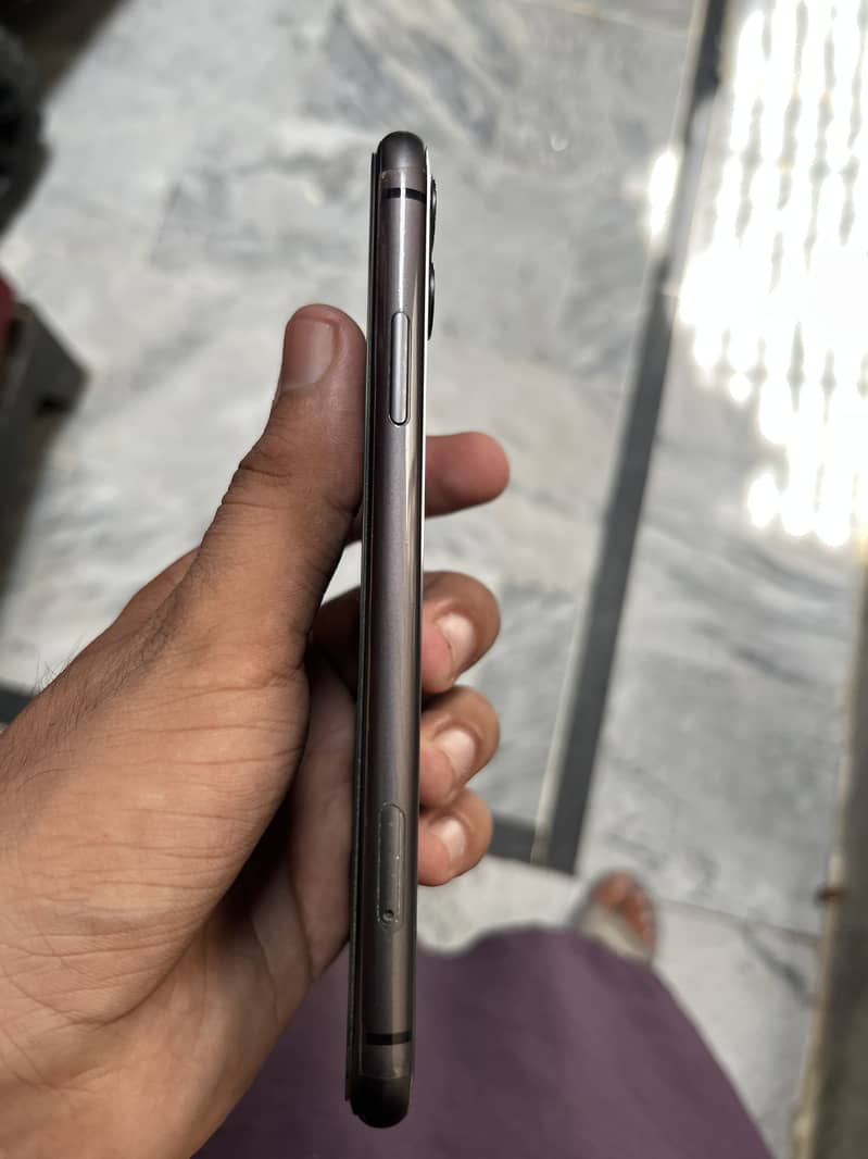 Apple iPhone 11 1