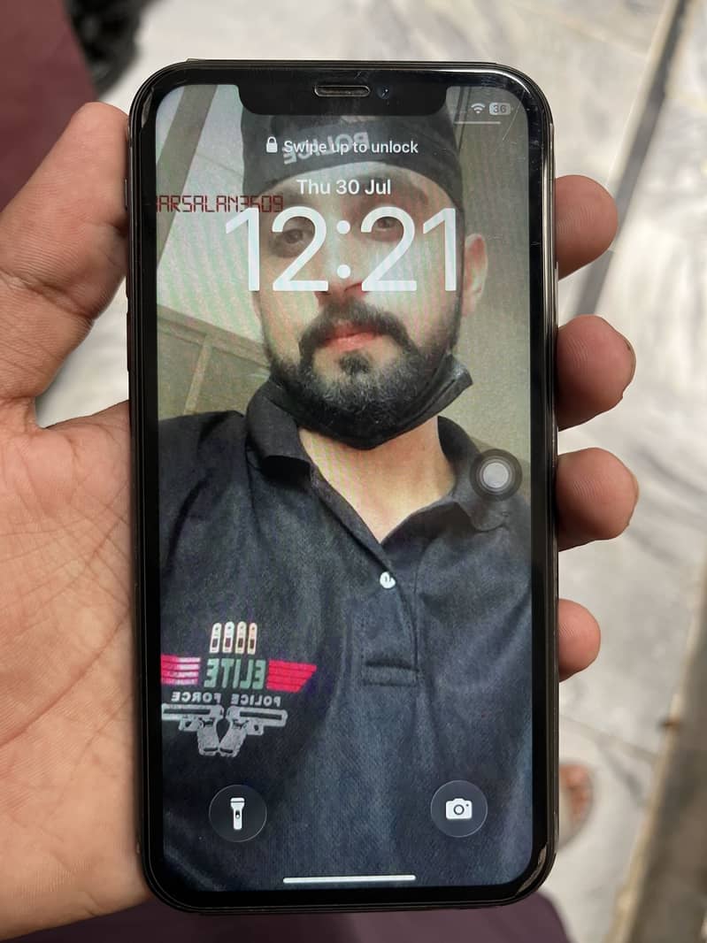 Apple iPhone 11 4