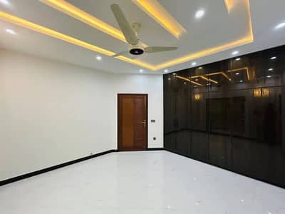 Your Search Ends Right Here With The Beautiful House In Central Park - Block D At Affordable Price Of Pkr Rs. 23500000