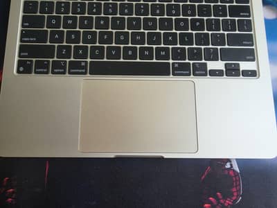 MacBook Air M3 2024