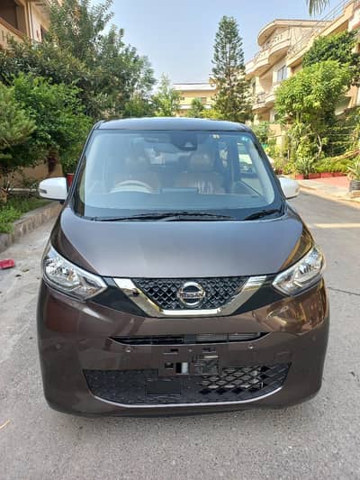 Nissan Sunny 2025