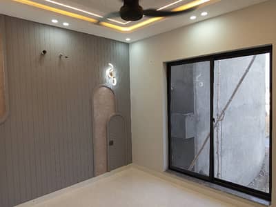 Avail Yourself A Great 5 Marla House In Central Park - Block A1