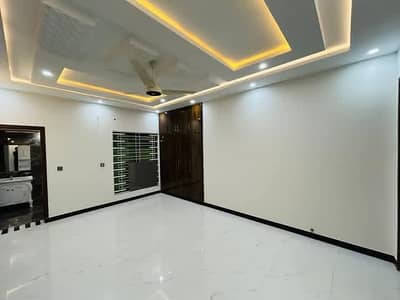Ideal 10 Marla House Available In Central Park - Block E, Lahore